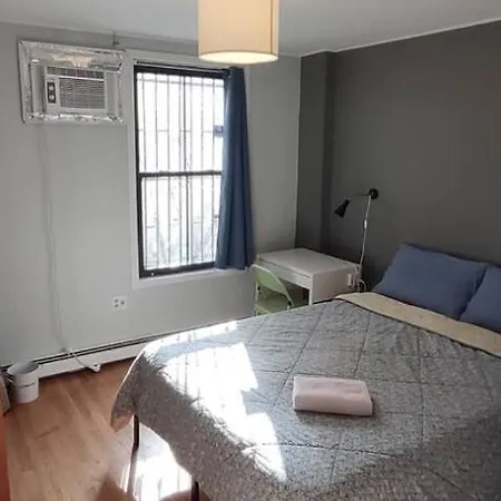 Appartement Fawlty Towers In Williamsburg